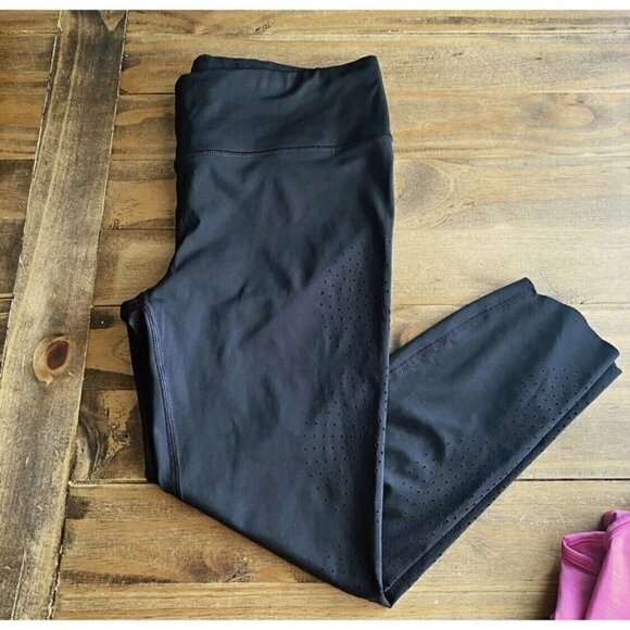 Athleta Sz S Black Laser Cut Out Perforated Capri Cropped Pants Leggings - Picture 2 of 15